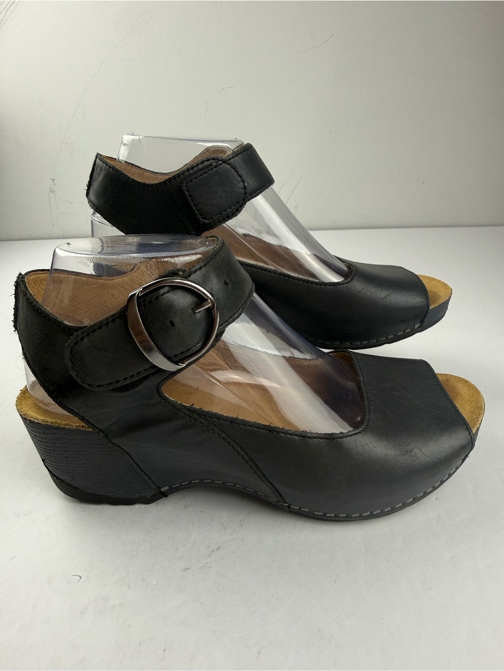 Dansko Womens 38 (US 7.5-8) Tiana Black Leather Peep Toe Wedge Sandal